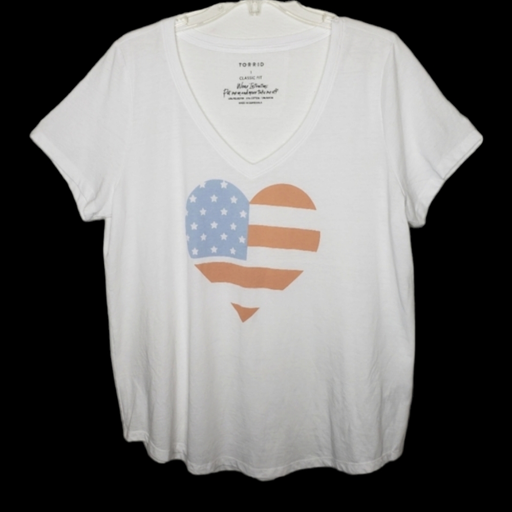 Torrid V-Neck Tee Short Sleeve White with American Flag Size 1X 14-16 NWOT